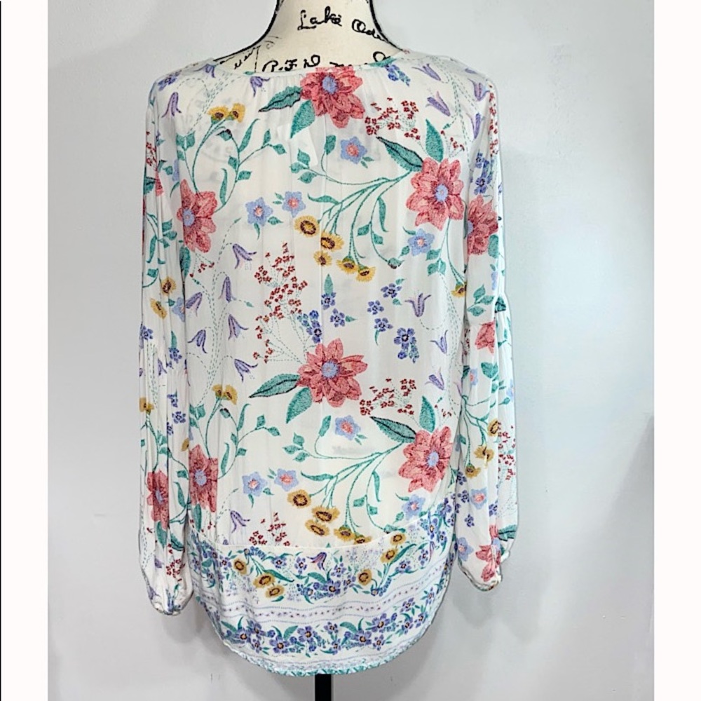 ๐ธโจ Old Navy Floral Boho Blouse โ Light & Effortless Beauty โจ๐ธ - Picture 2 of 9